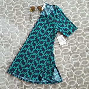 M LulaRoe Perfect Tee